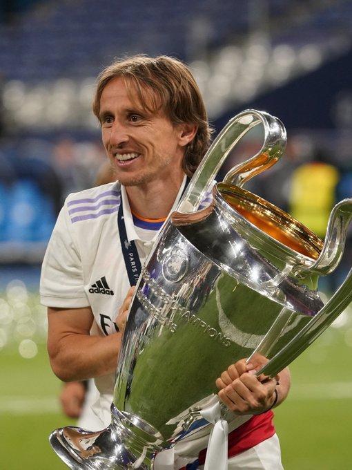 波兰主帅：莱万能在11月出场；巴萨和弗里克没对他感到不满