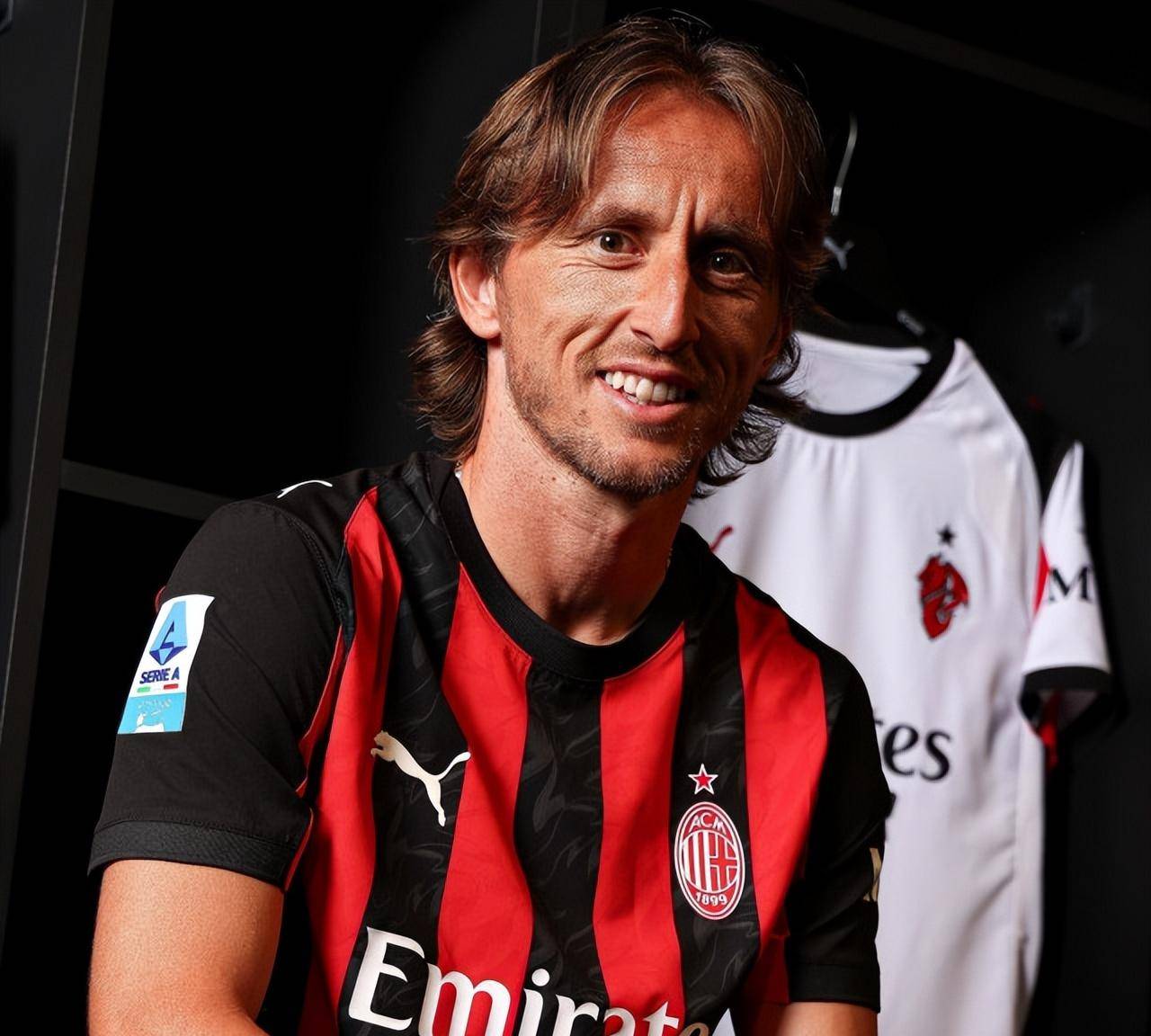 懂球译站｜在挪威小镇，一场以哈兰德为名的旅行