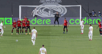 记者：伊萨克已回归纽卡训练，本周他将与俱乐部讨论未来