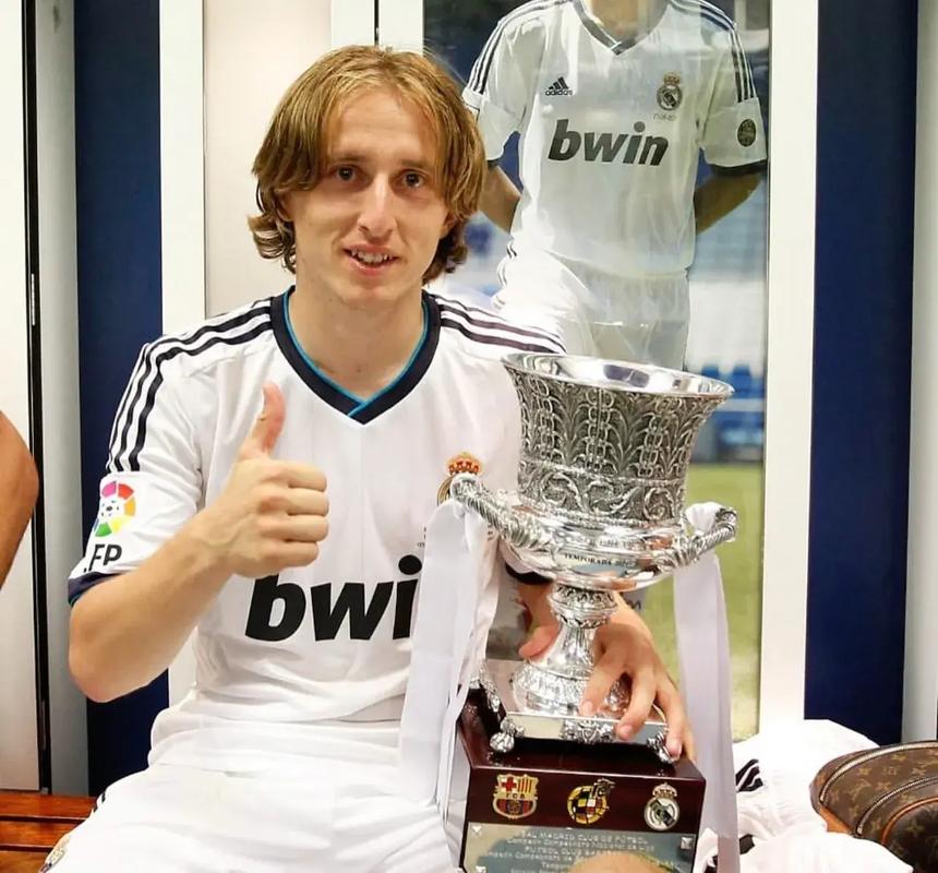 巴西女足大名单：洛蕾娜&卢安妮领衔，老将扎诺蒂回归